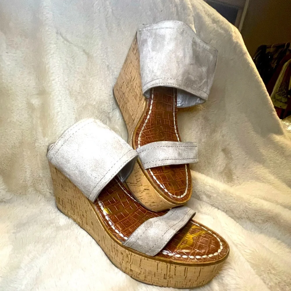 Wedge Sandals Gray Suede Cork Wedge Open Toe Size 7 - Picture 1 of 6